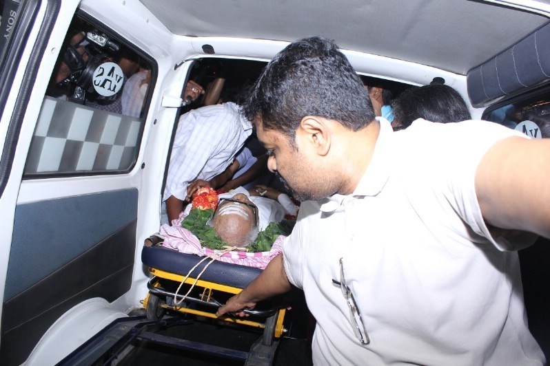 K Balachander Condolences Photos - 45 / 71 photos