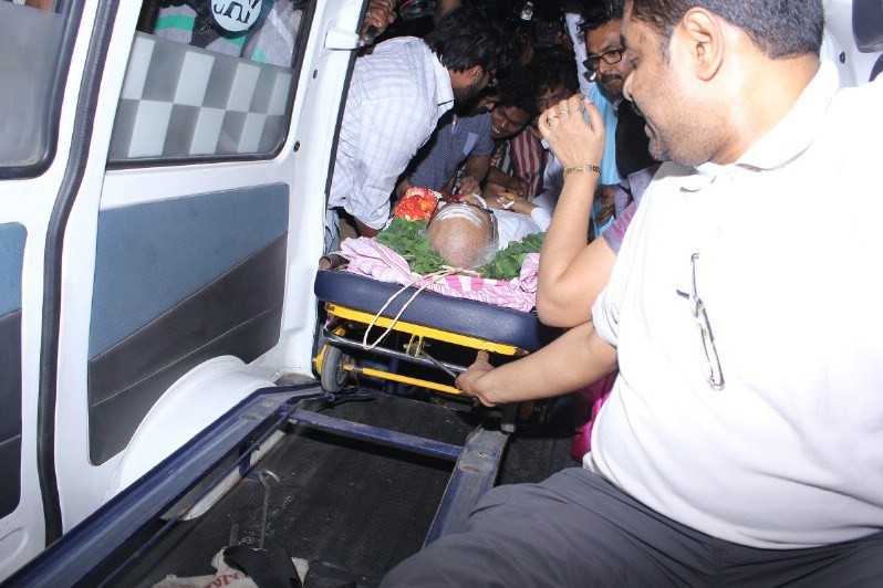 K Balachander Condolences Photos - 50 / 71 photos