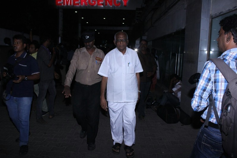 K Balachander Condolences Photos - 61 / 71 photos
