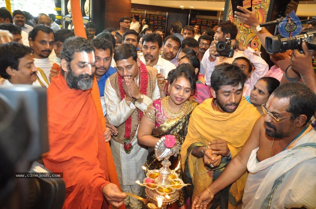 Kancheepuram Varamahalakshmi Showroom Inauguration - 17 / 21 photos