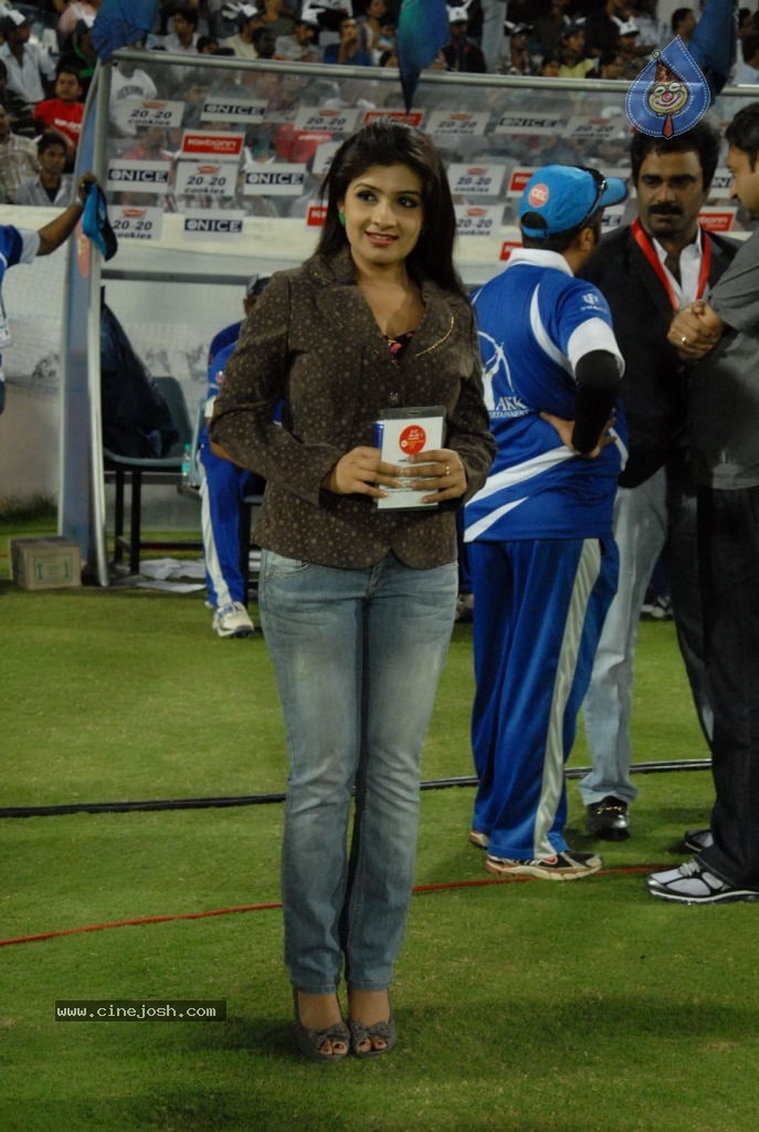 Karnataka Bulldozers vs Chennai Rhinos Final Match - 18 / 128 photos
