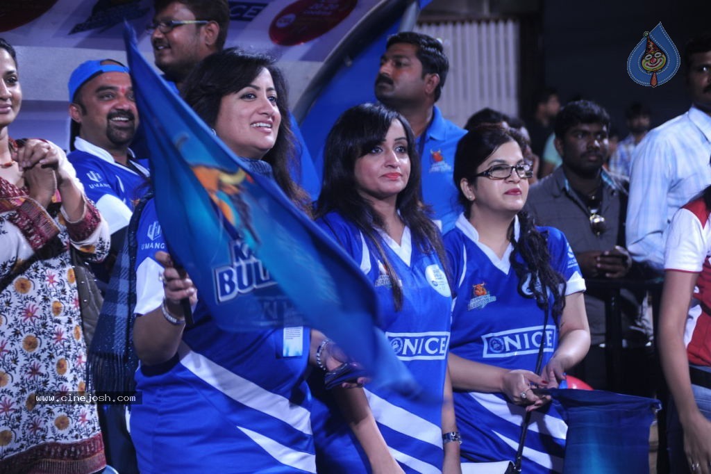 Karnataka Bulldozers VS Chennai Rhinos Match  - 42 / 129 photos
