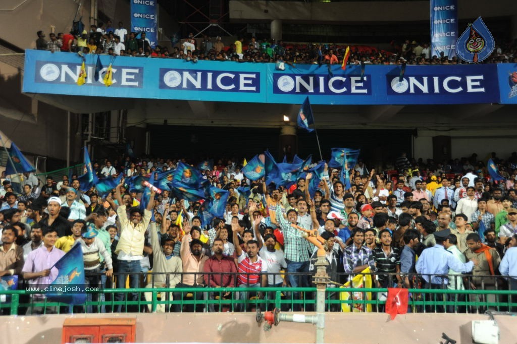 Karnataka Bulldozers VS Chennai Rhinos Match  - 48 / 129 photos