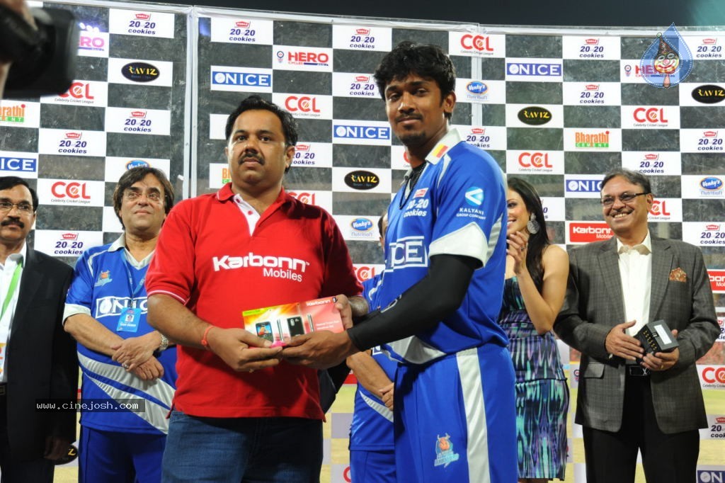 Karnataka Bulldozers VS Chennai Rhinos Match  - 55 / 129 photos