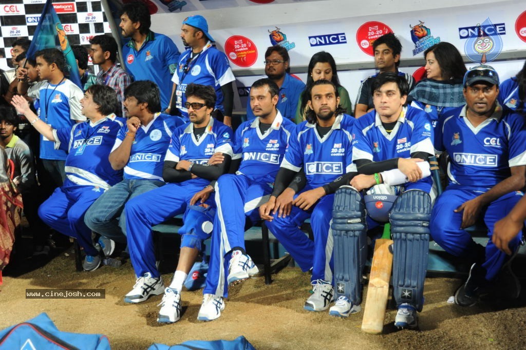 Karnataka Bulldozers VS Chennai Rhinos Match  - 72 / 129 photos