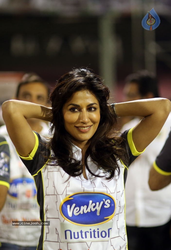 Karnataka Bulldozers Vs Mumbai Heroes Match - 12 / 202 photos