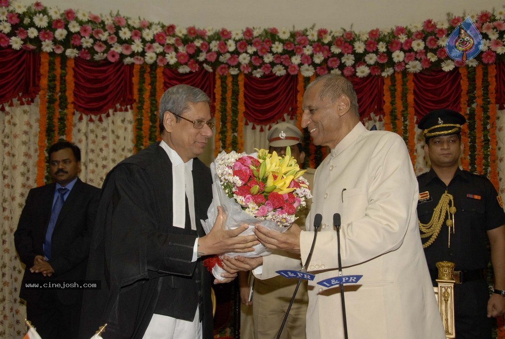KCR Sworn in as Telangana CM - 52 / 97 photos
