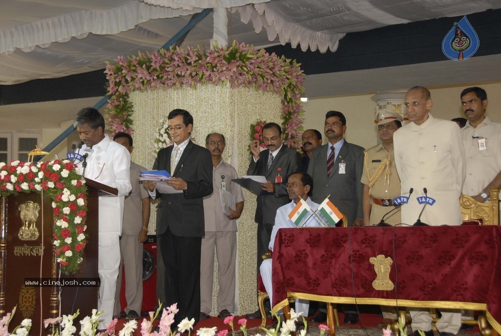 KCR Sworn in as Telangana CM - 94 / 97 photos