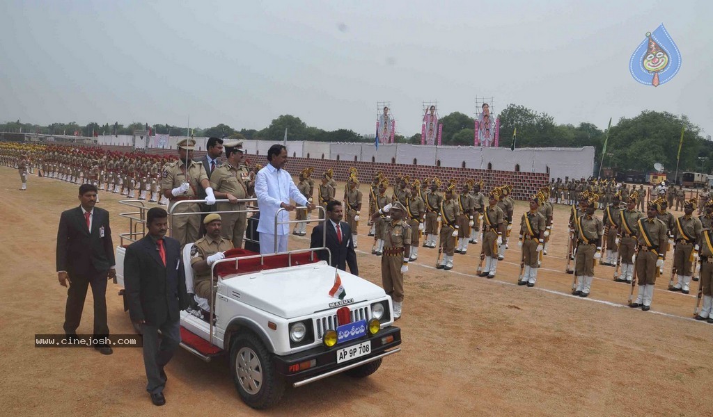 KCR Sworn in as Telangana CM - 95 / 97 photos