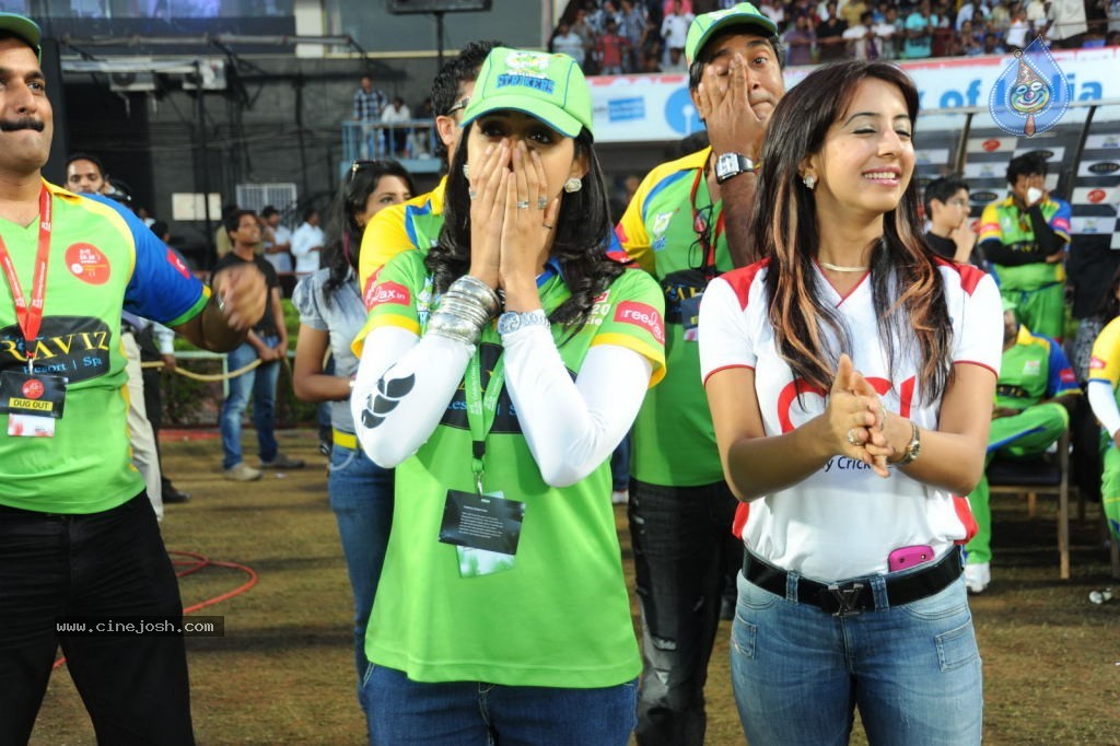 Kerala Strikers VS Bengal Tigers Match Photos - 11 / 94 photos