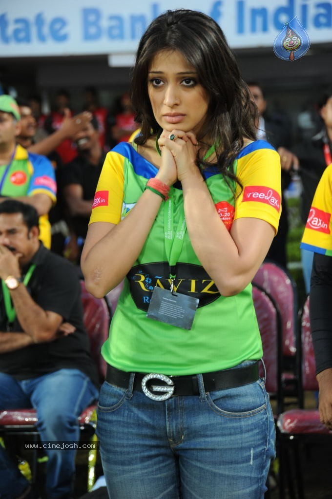 Kerala Strikers VS Bengal Tigers Match Photos - 35 / 94 photos