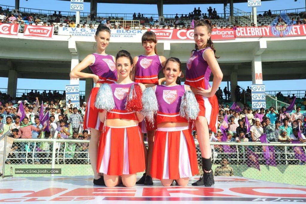 Kerala Strikers VS Bengal Tigers Match Photos - 36 / 94 photos