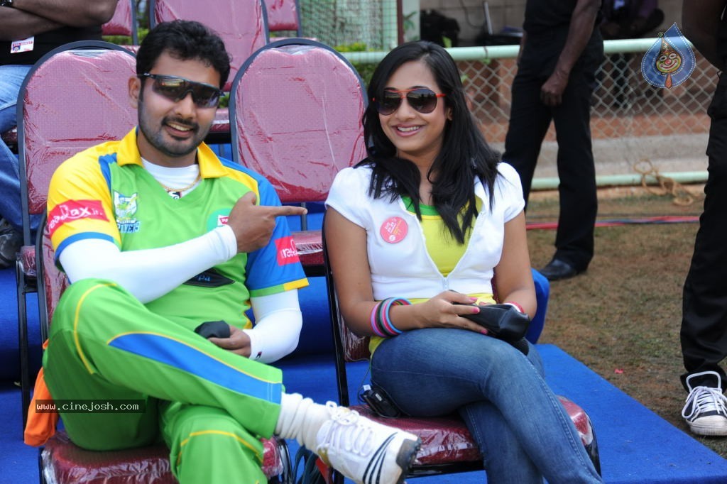 Kerala Strikers VS Bengal Tigers Match Photos - 59 / 94 photos