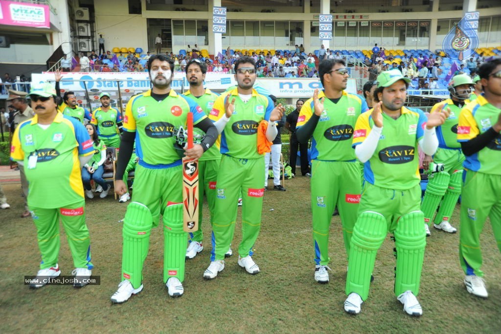 Kerala Strikers VS Bengal Tigers Match Photos - 63 / 94 photos