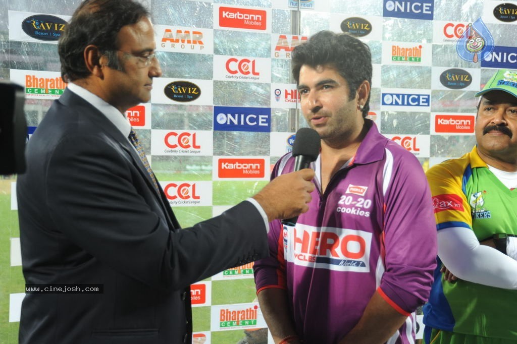 Kerala Strikers VS Bengal Tigers Match Photos - 82 / 94 photos