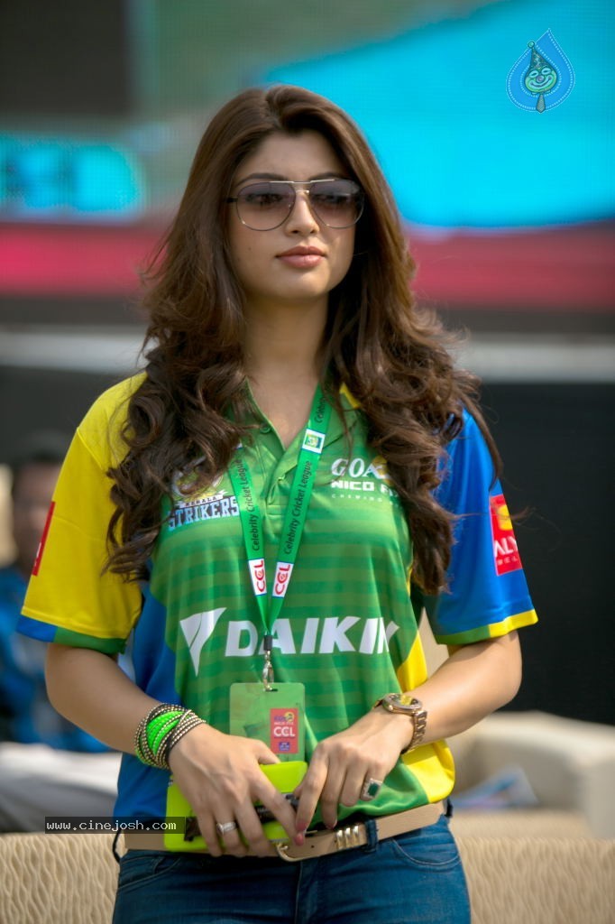 Kerala Strikers Vs Bhojpuri Dabanggs Match Photos - 37 / 183 photos