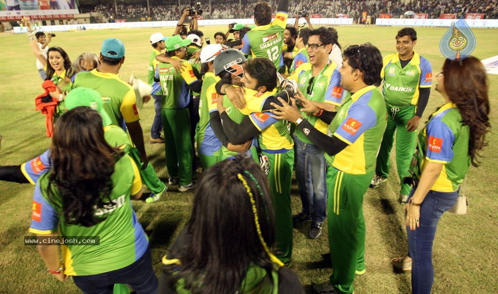 Kerala Strikers Vs Bhojpuri Dabanggs Match Photos - 63 / 183 photos