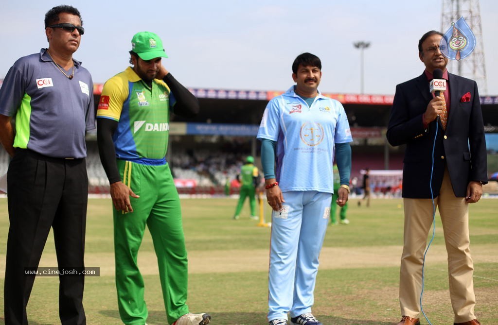 Kerala Strikers Vs Bhojpuri Dabanggs Match Photos - 69 / 183 photos