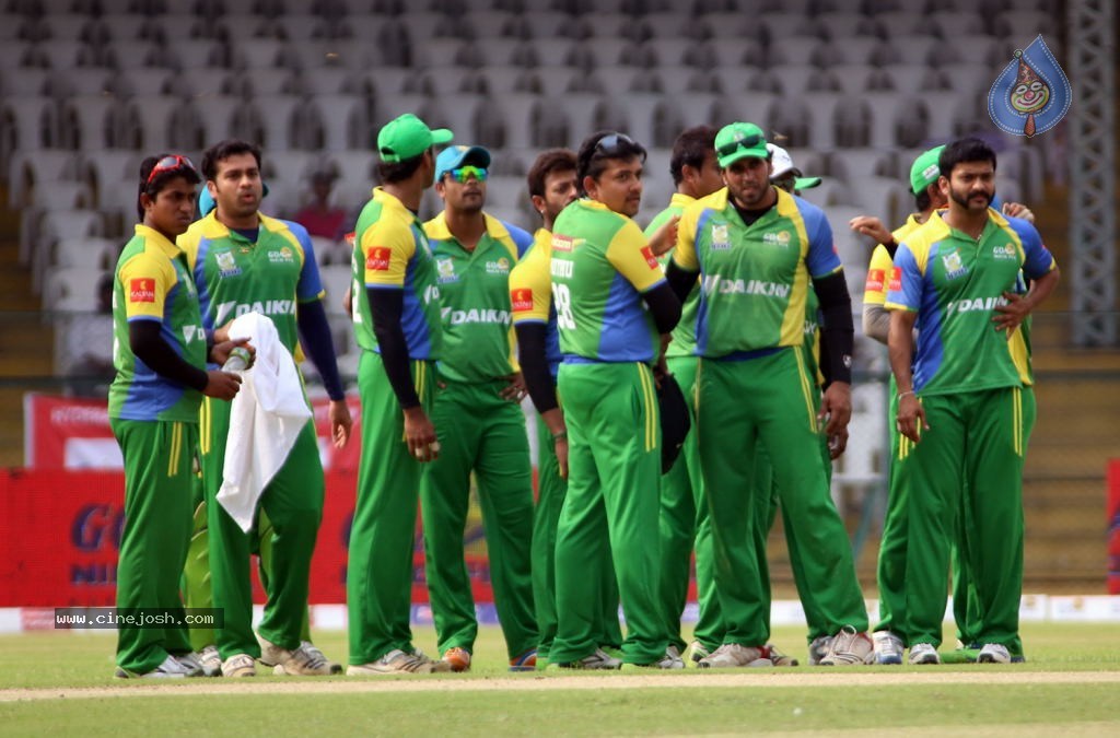 Kerala Strikers Vs Bhojpuri Dabanggs Match Photos - 97 / 183 photos