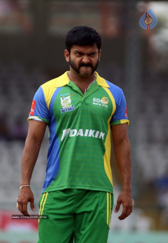 Kerala Strikers Vs Bhojpuri Dabanggs Match Photos - 107 / 183 photos