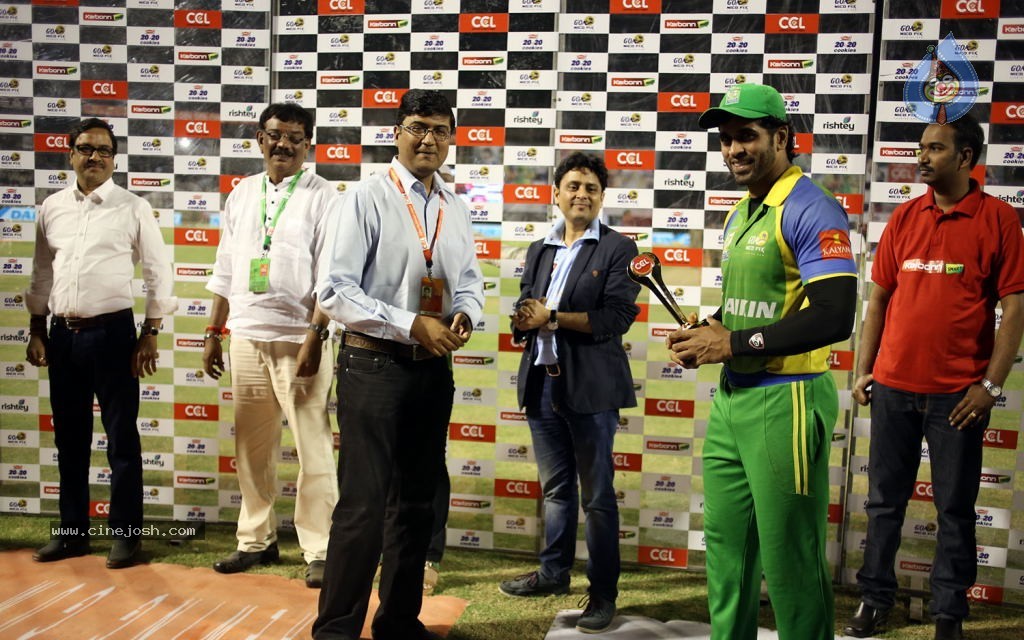 Kerala Strikers Vs Bhojpuri Dabanggs Match Photos - 109 / 183 photos