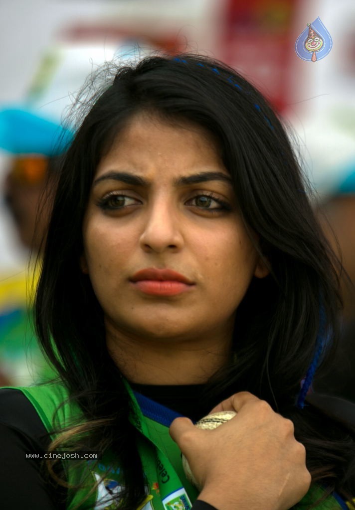 Kerala Strikers Vs Bhojpuri Dabanggs Match Photos - 110 / 183 photos