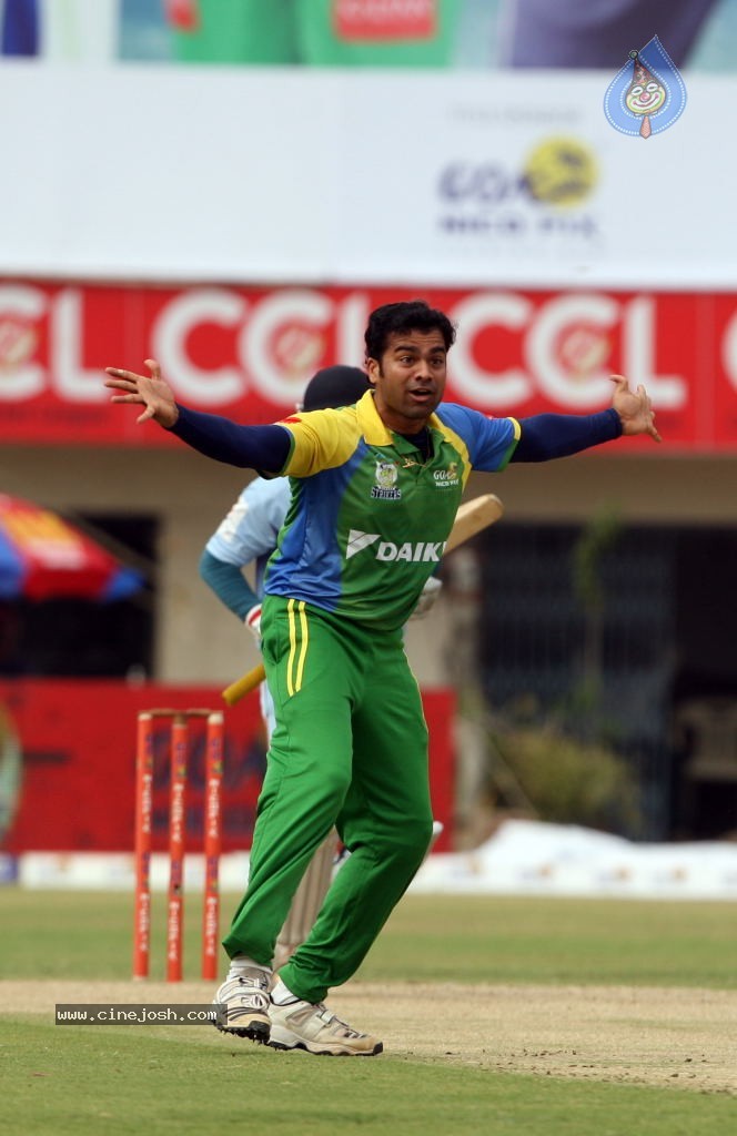 Kerala Strikers Vs Bhojpuri Dabanggs Match Photos - 112 / 183 photos