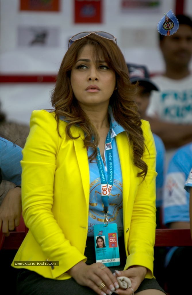 Kerala Strikers Vs Bhojpuri Dabanggs Match Photos - 130 / 183 photos