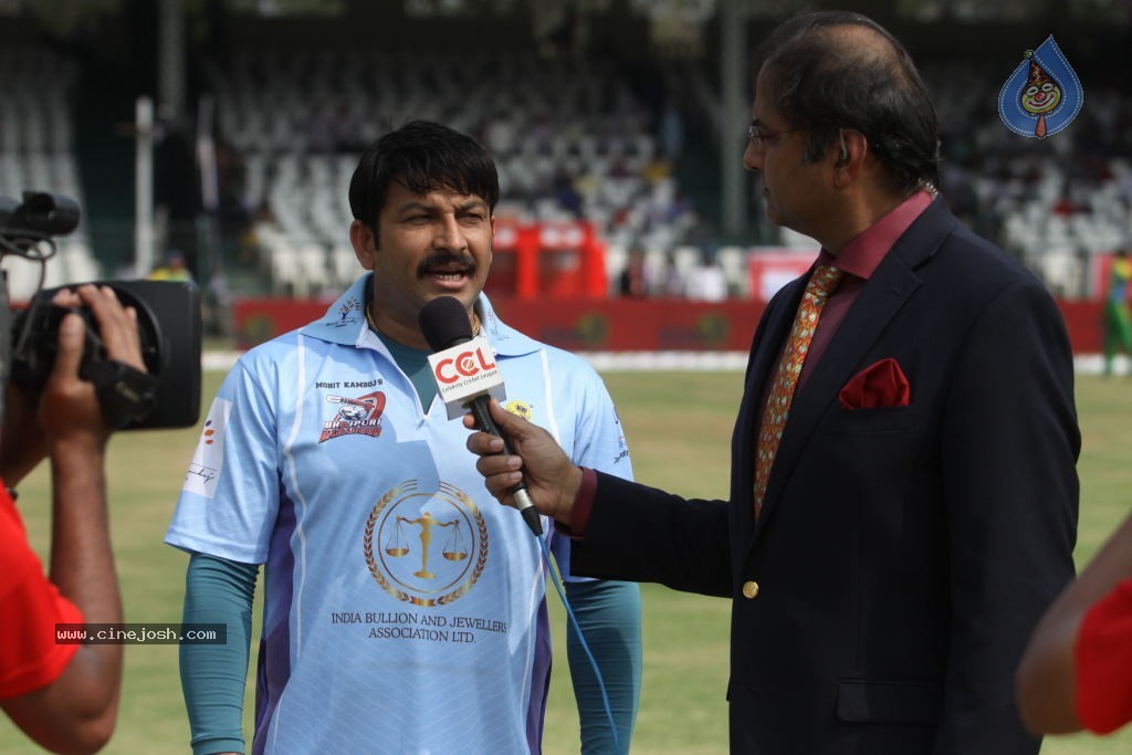 Kerala Strikers Vs Bhojpuri Dabanggs Match Photos - 146 / 183 photos