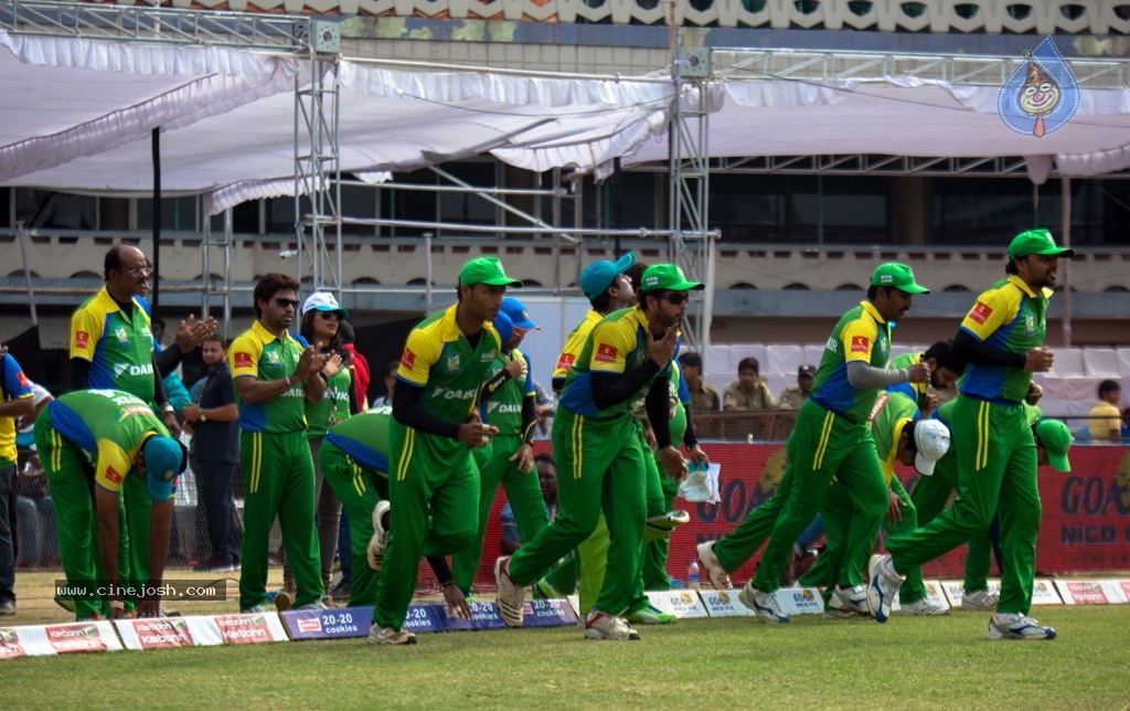 Kerala Strikers Vs Bhojpuri Dabanggs Match Photos - 147 / 183 photos