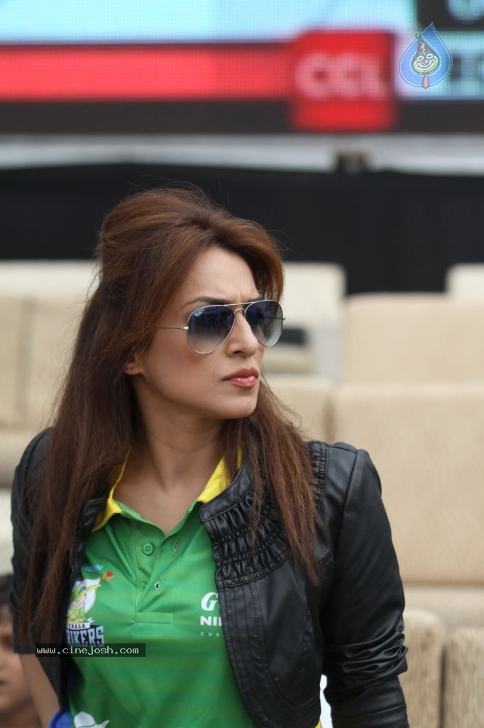 Kerala Strikers Vs Bhojpuri Dabanggs Match Photos - 151 / 183 photos