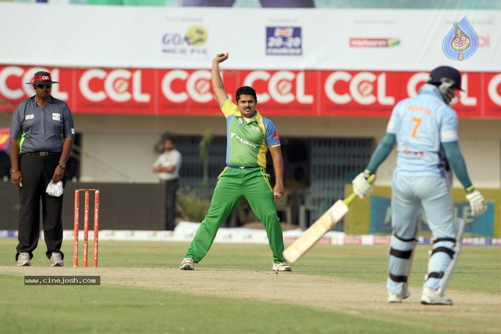 Kerala Strikers Vs Bhojpuri Dabanggs Match Photos - 159 / 183 photos