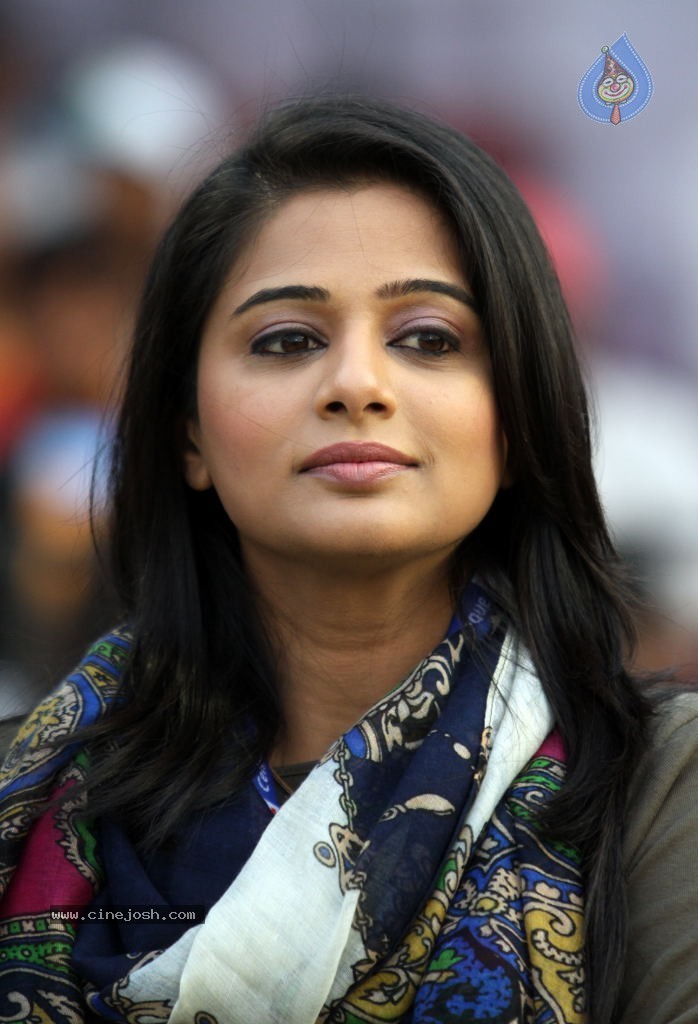 Kerala Strikers Vs Bhojpuri Dabanggs Match Photos - 164 / 183 photos