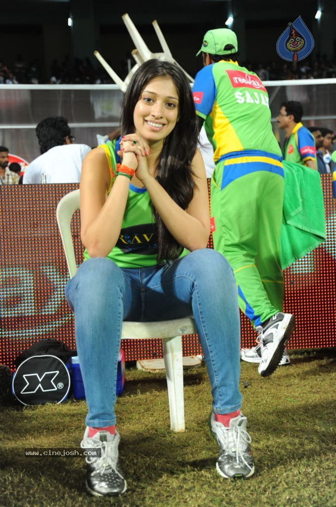 Kerala Strikers Vs Mumbai Heroes Match Photos - 35 / 169 photos