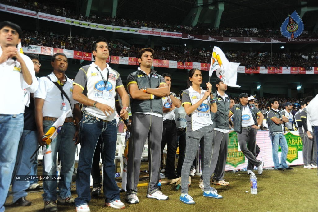 Kerala Strikers Vs Mumbai Heroes Match Photos - 78 / 169 photos