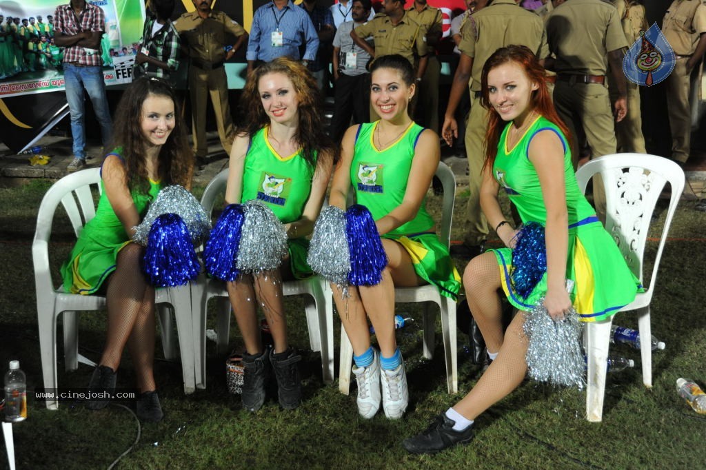 Kerala Strikers Vs Mumbai Heroes Match Photos - 81 / 169 photos