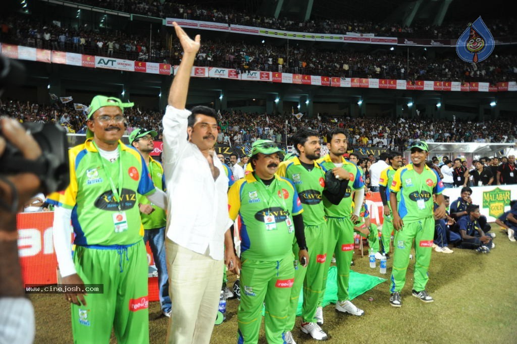 Kerala Strikers Vs Mumbai Heroes Match Photos - 84 / 169 photos