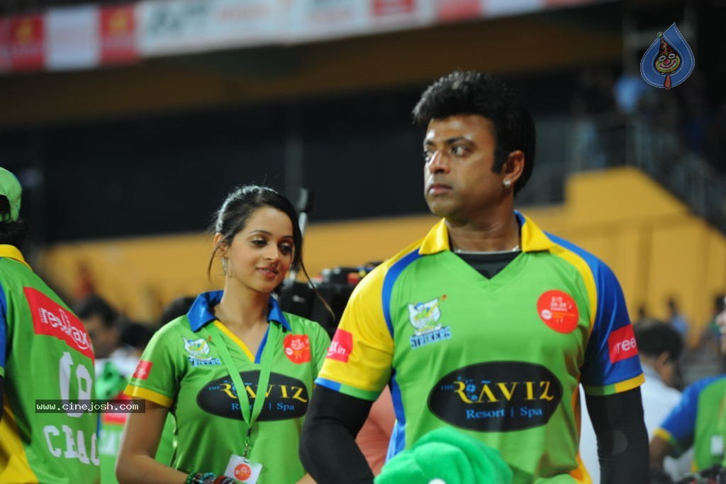 Kerala Strikers Vs Mumbai Heroes Match Photos - 144 / 169 photos