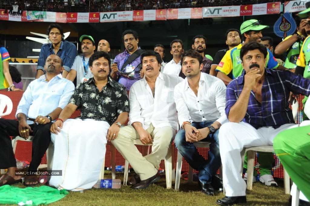 Kerala Strikers Vs Mumbai Heroes Match Photos - 152 / 169 photos