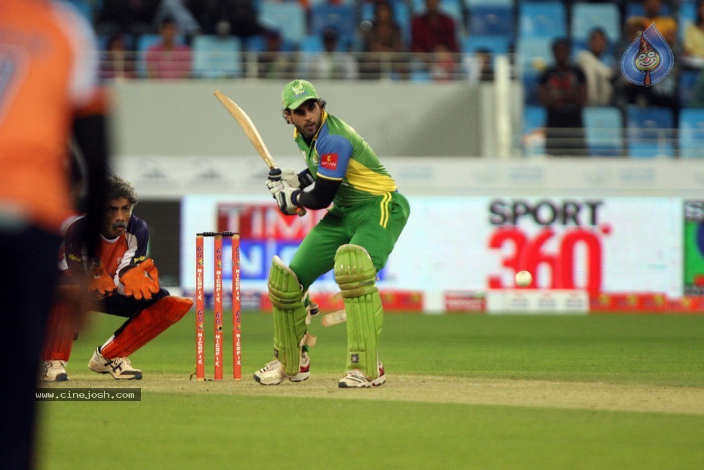 Kerala Strikers Vs Veer Marathi Match Photos - 12 / 78 photos