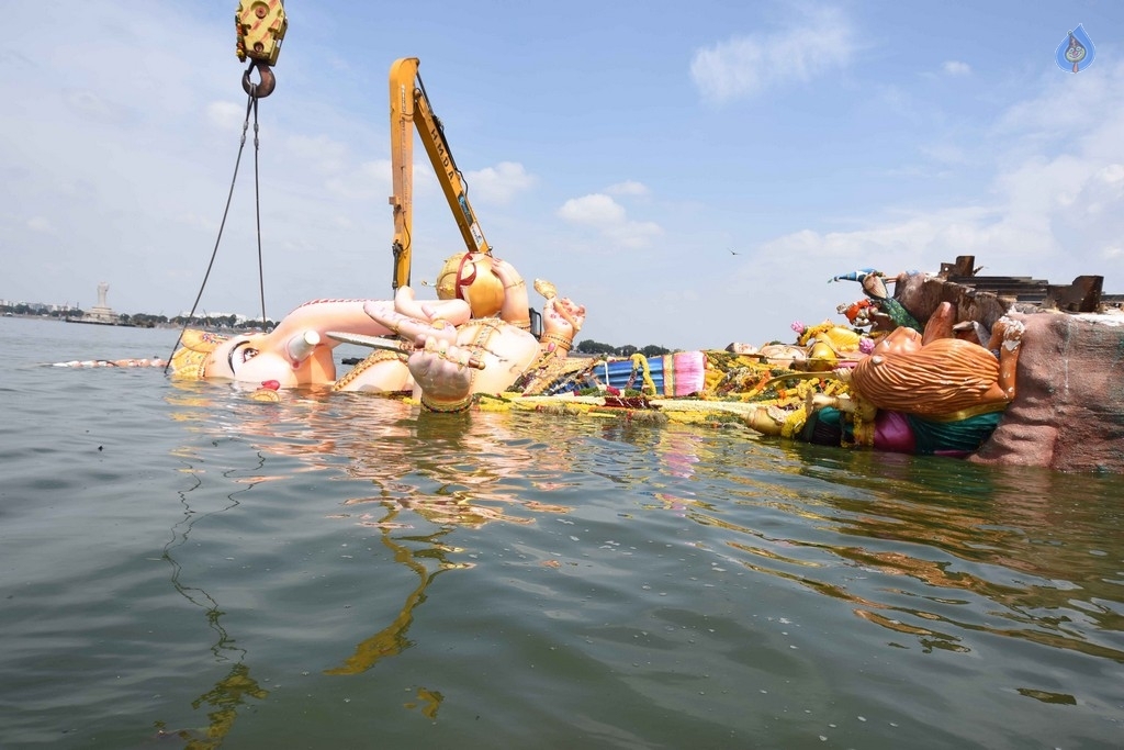 Khairatabad and Balapur Ganesh Nimajjanam Photos - 1 / 85 photos