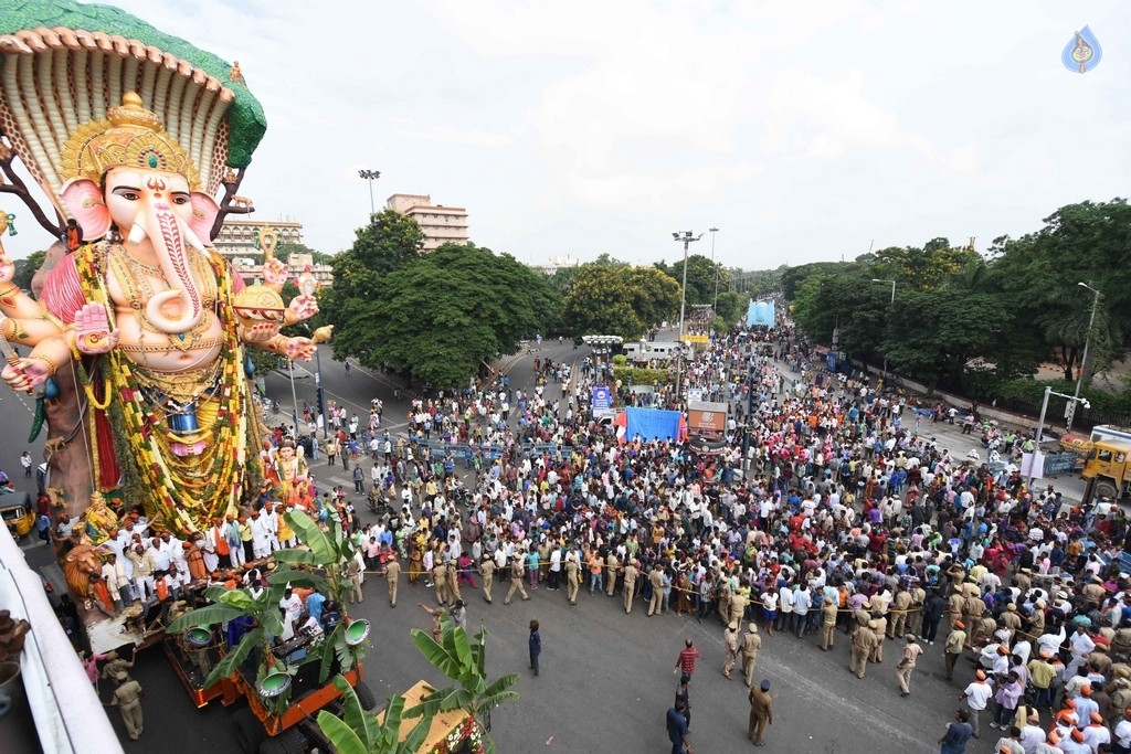 Khairatabad and Balapur Ganesh Nimajjanam Photos - 14 / 85 photos