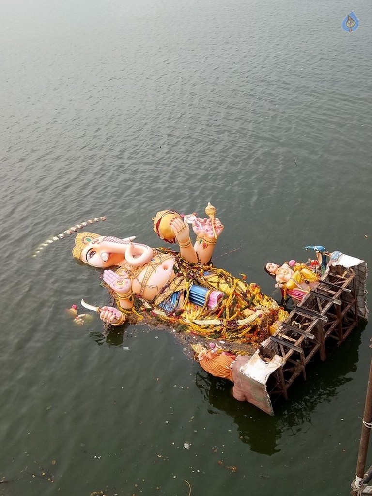 Khairatabad and Balapur Ganesh Nimajjanam Photos - 38 / 85 photos