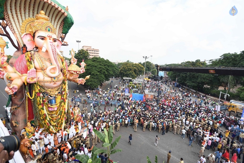 Khairatabad and Balapur Ganesh Nimajjanam Photos - 48 / 85 photos