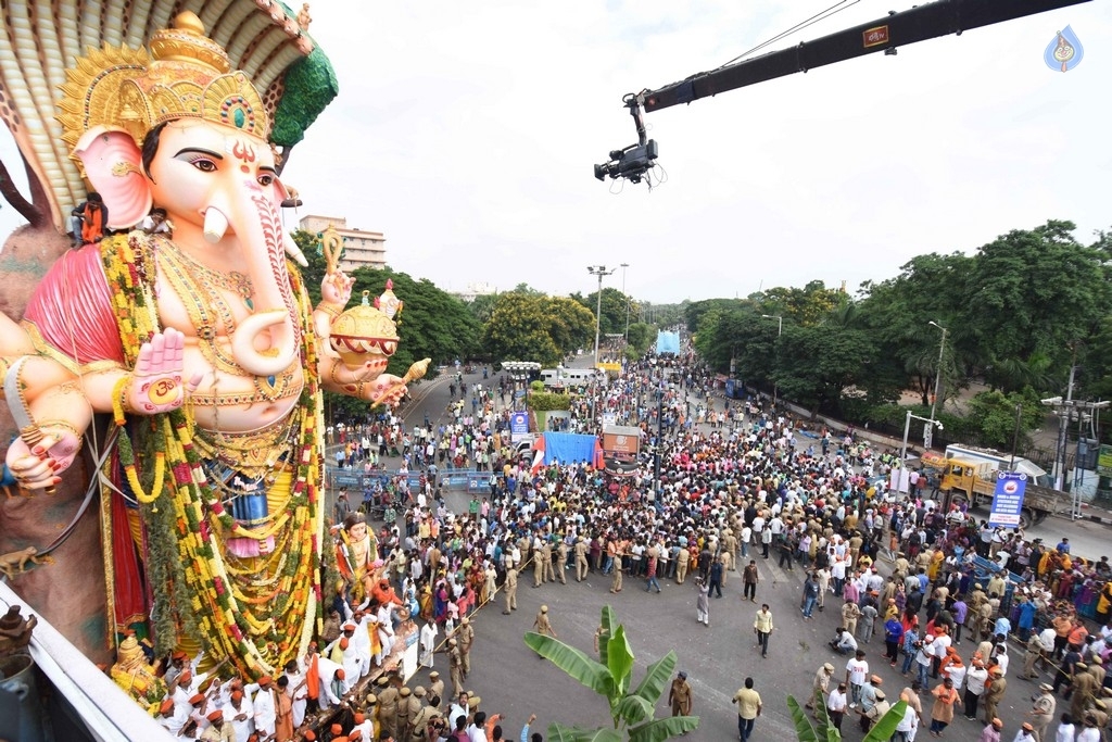 Khairatabad and Balapur Ganesh Nimajjanam Photos - 74 / 85 photos