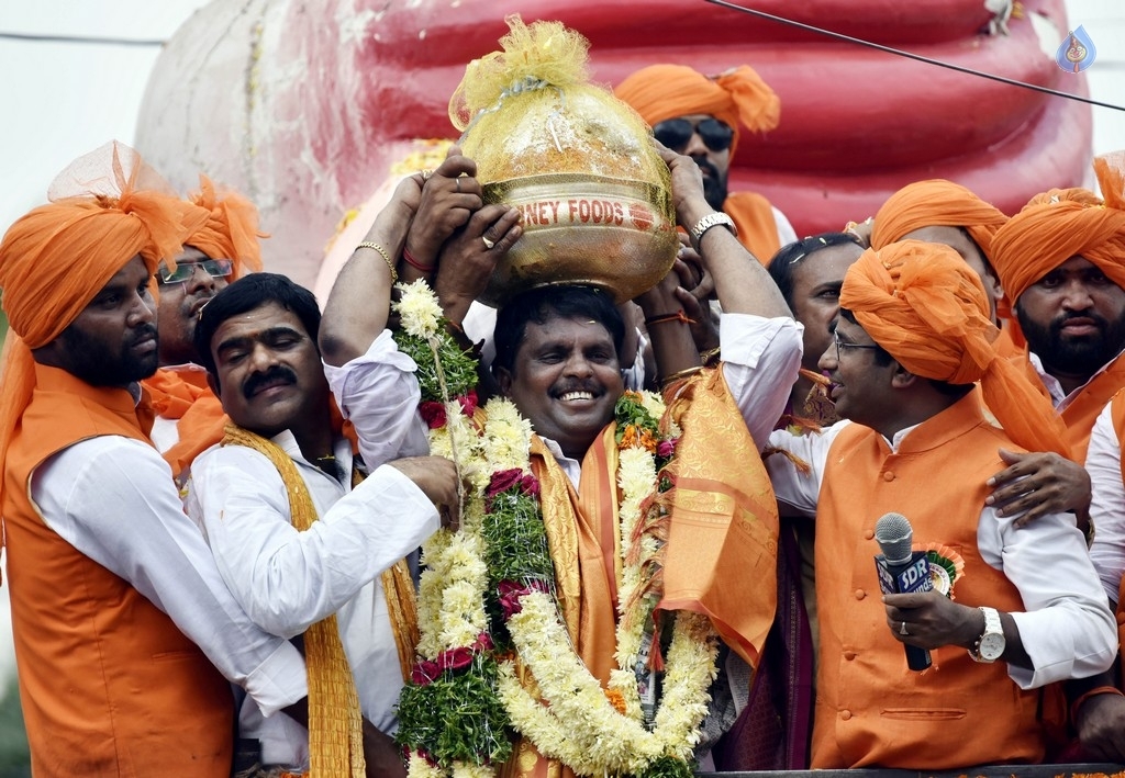 Khairatabad and Balapur Ganesh Nimajjanam Photos - 78 / 85 photos