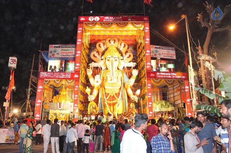 Khairatabad Ganesh - 2016 Photos - 32 / 40 photos