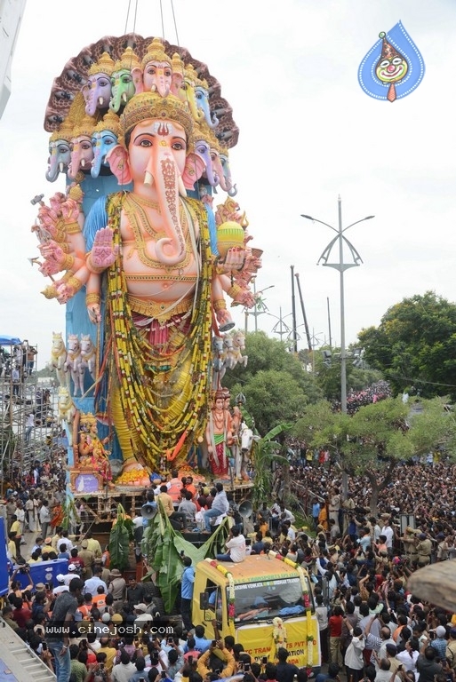 Khairatabad Ganesh Nimajjanam 2019 - 42 / 42 photos