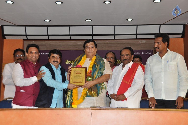 Kohinoor Mahila Shiromani Awards Presentation - 23 / 31 photos