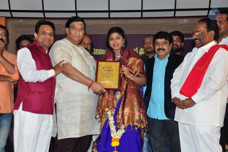 Kohinoor Mahila Shiromani Awards Presentation - 25 / 31 photos
